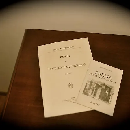 Parmense アパート パルマ